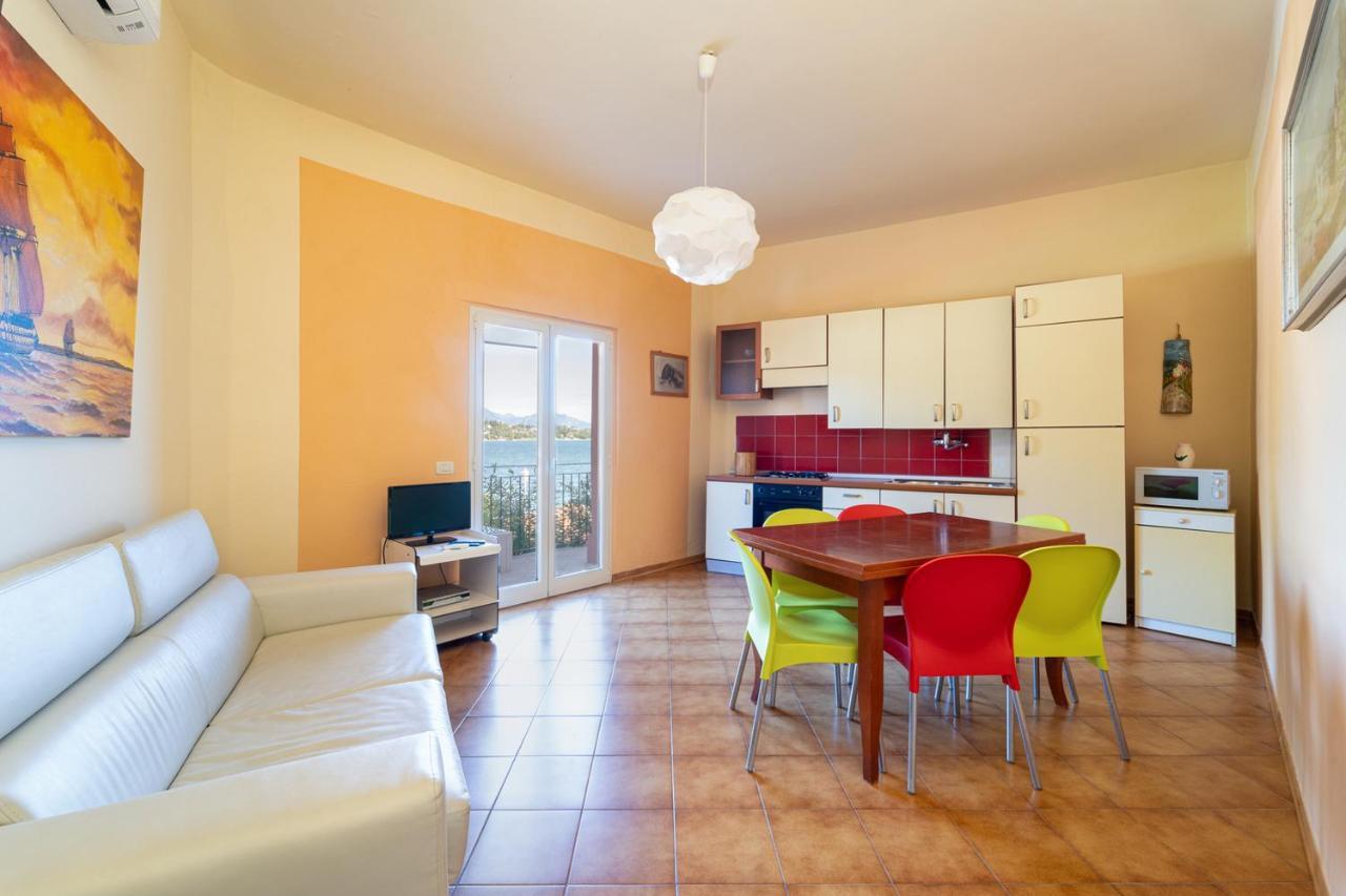 Villa Garuti Village Паденге-суль-Гарда Экстерьер фото