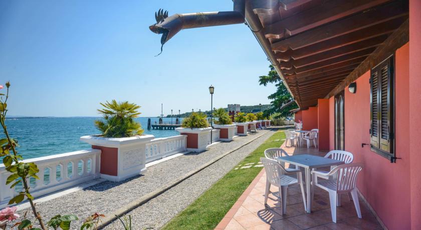 Villa Garuti Village Паденге-суль-Гарда Номер фото
