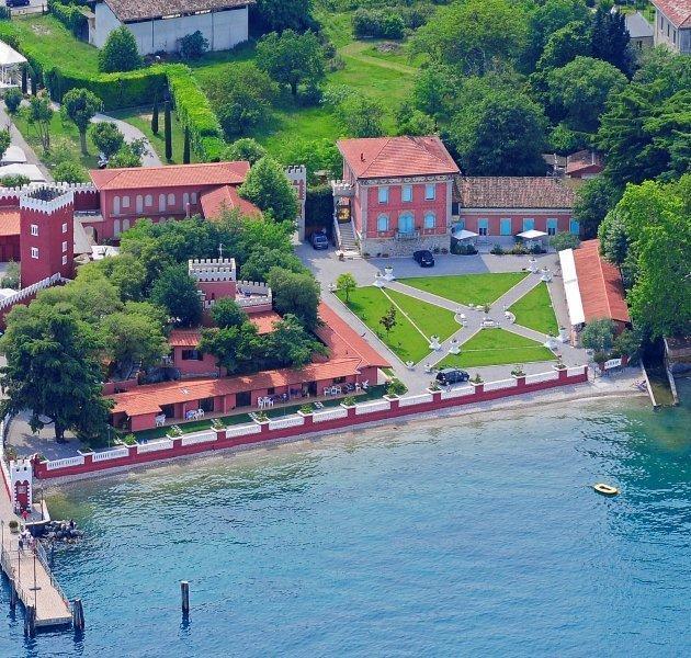 Villa Garuti Village Паденге-суль-Гарда Экстерьер фото