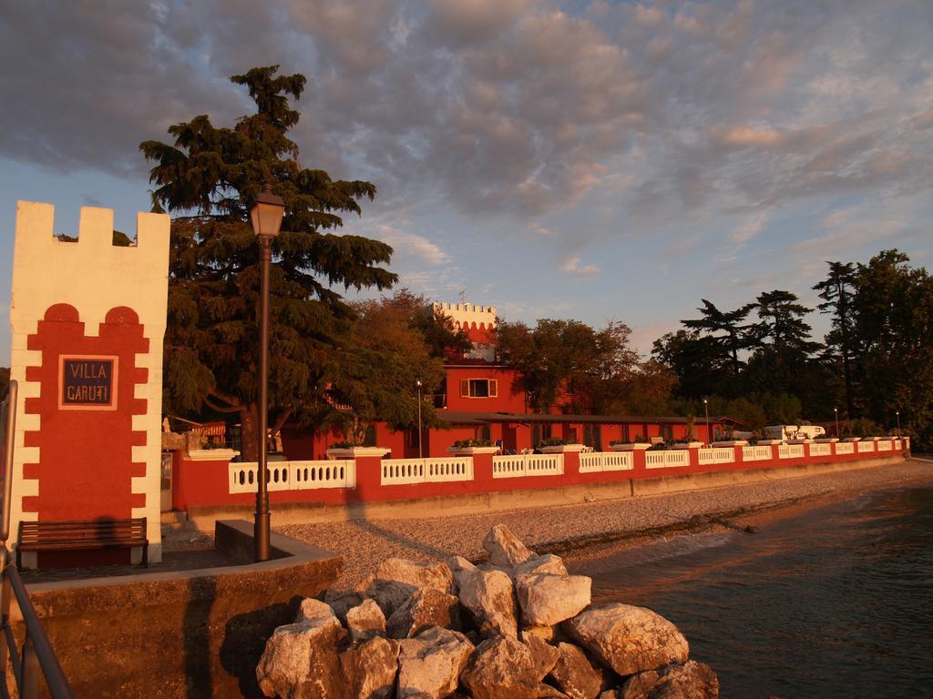 Villa Garuti Village Паденге-суль-Гарда Экстерьер фото