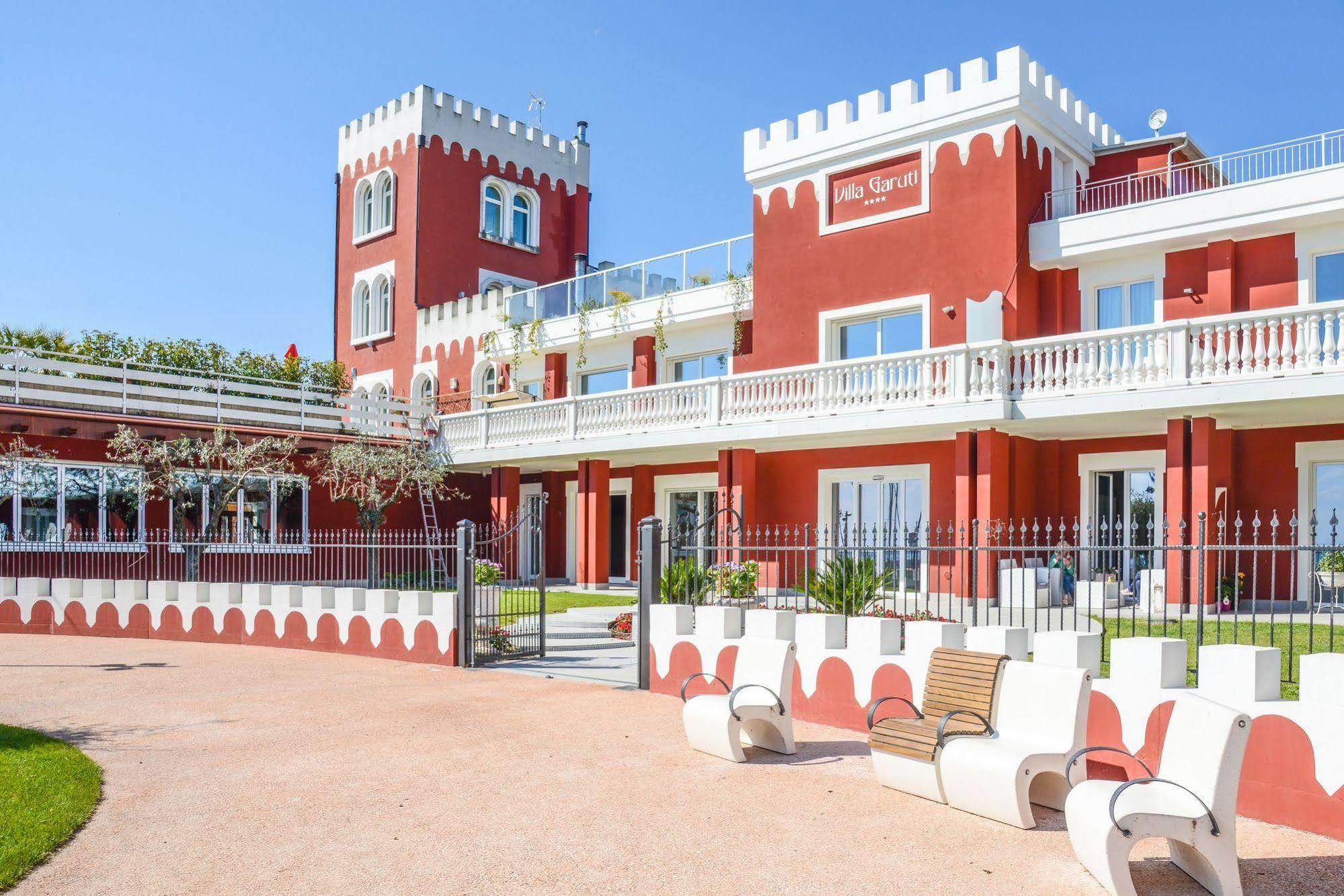 Villa Garuti Village Паденге-суль-Гарда Экстерьер фото