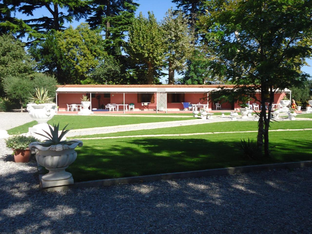 Villa Garuti Village Паденге-суль-Гарда Экстерьер фото